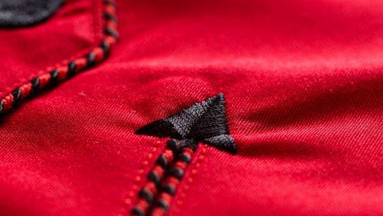 ELLA rot schwarz Hemd Detail 2
